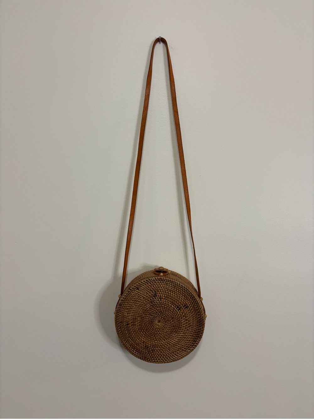 Straw Studios Woven Round Crossbody - Brown/Tan - Picture 2 of 5
